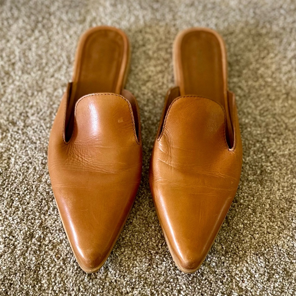 Elegant Tan Leather Women's Mules